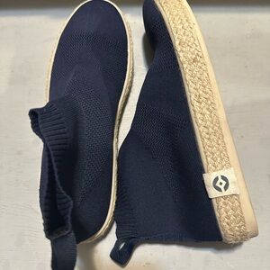 Stylish Blue and Tan Sneakers for Everyday Wear